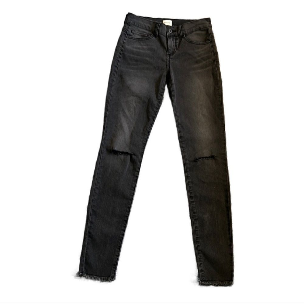 Sneak Peek Juniors Size 1 Black Distressed Jeans
